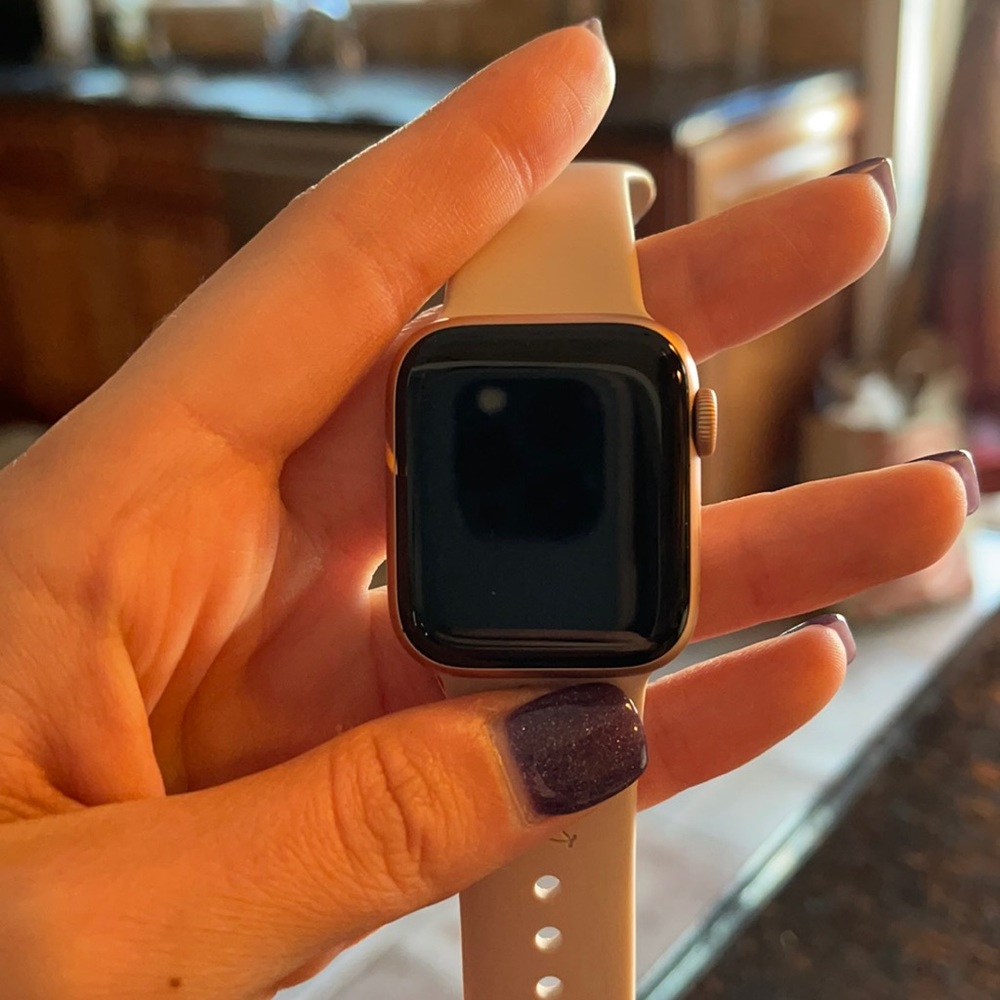 Apple Watch series 4 rose gold